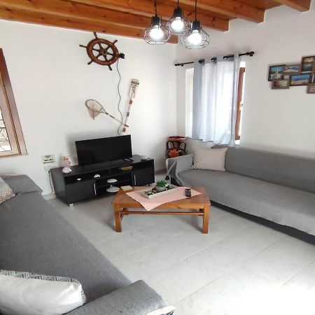 Symi Breeze Villa Luaran gambar
